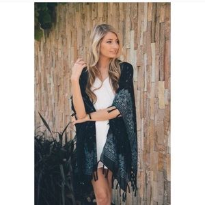 Black kimo lightweight wrap